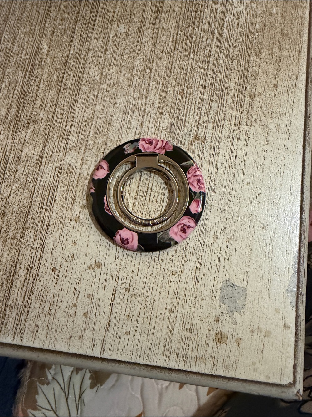 Velvet Caviar Magnetic Phone Ring
